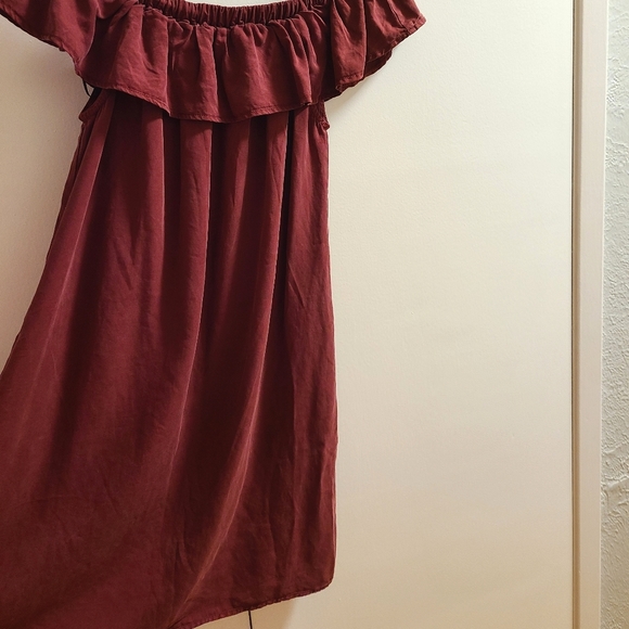 Off the Shoulder Red Sun Dress - Picture 4 of 4